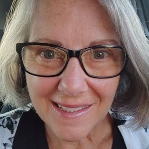 Meet your Posher, Connie